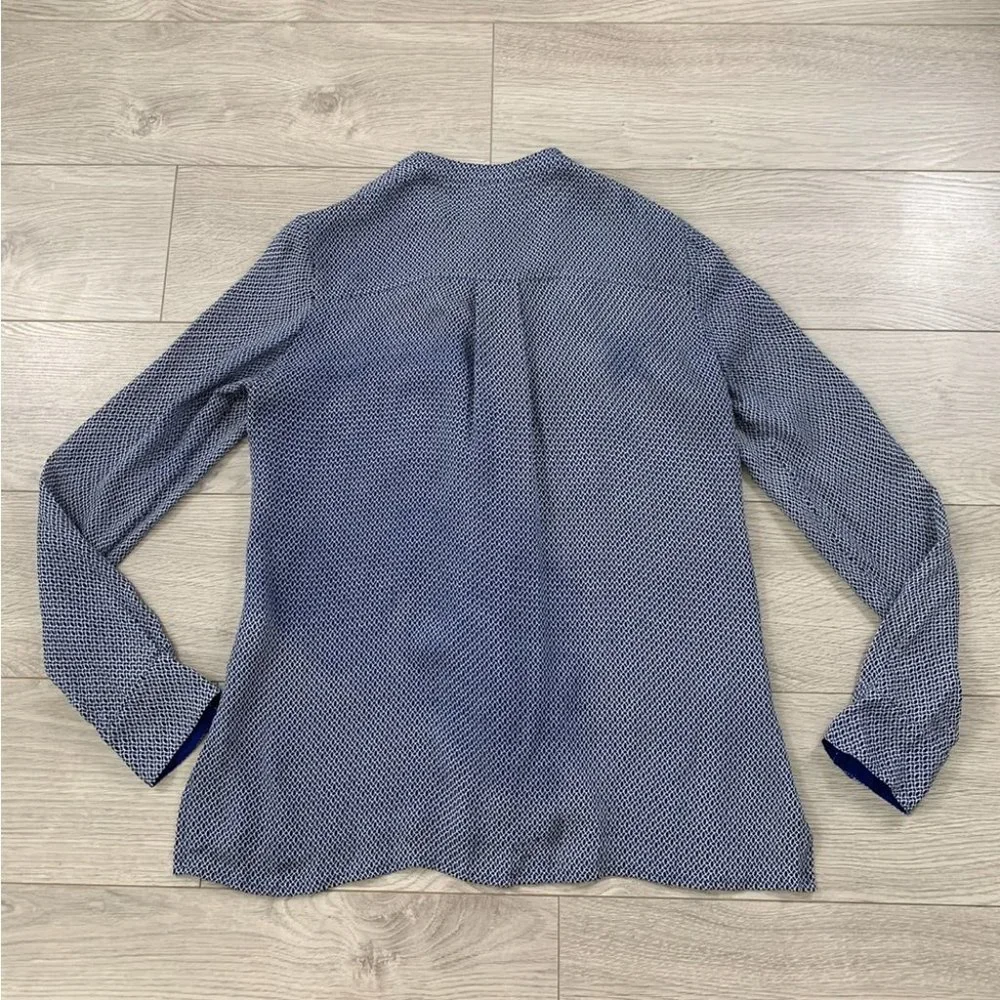 Vince 100% Silk Button Front Abstract Print Blouse Top - Picture 4 of 13